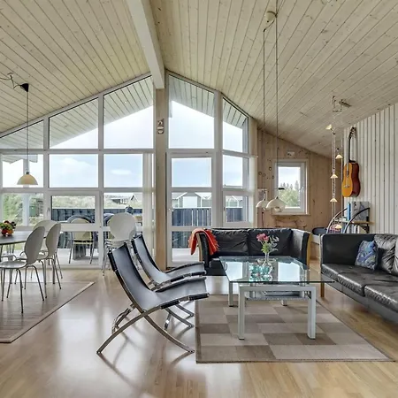 Emppu - 400m From The Sea By Interhome Nyaraló